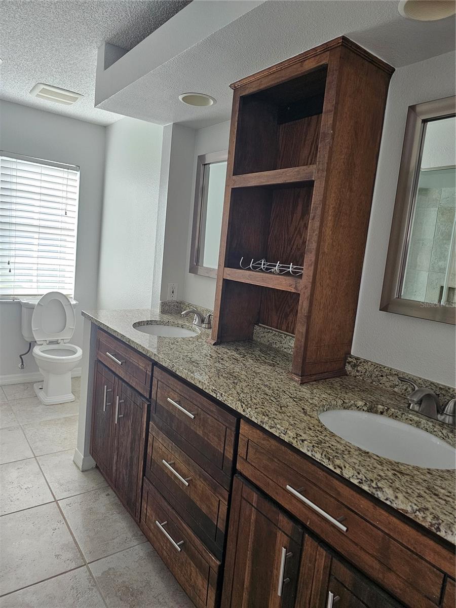 LAKE OF THE WOODS - Residential Lease