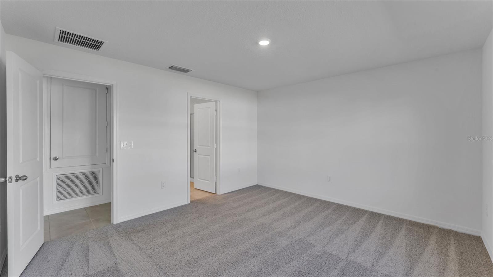 RESERVE AT FOREST LAKE - PHASE 1 - Residential Lease