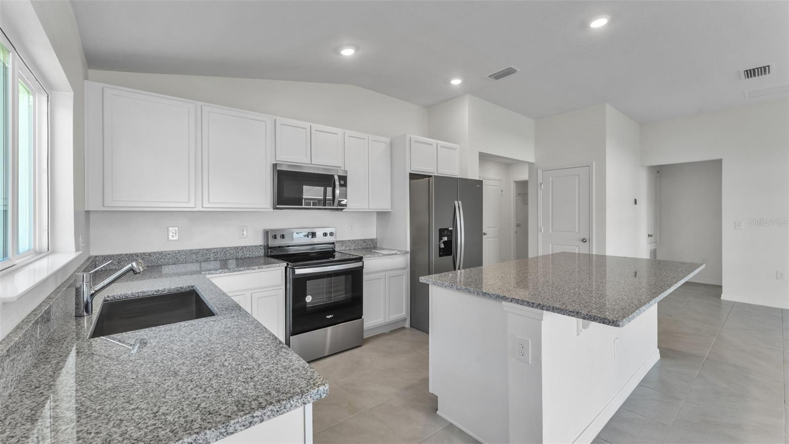 RESERVE AT FOREST LAKE - PHASE 1 - Residential Lease