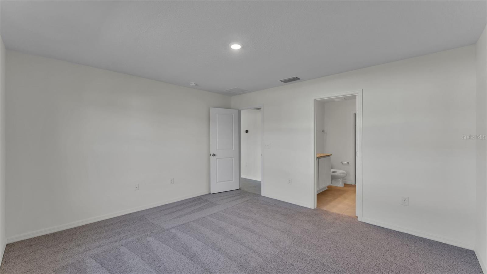 RESERVE AT FOREST LAKE - PHASE 1 - Residential Lease