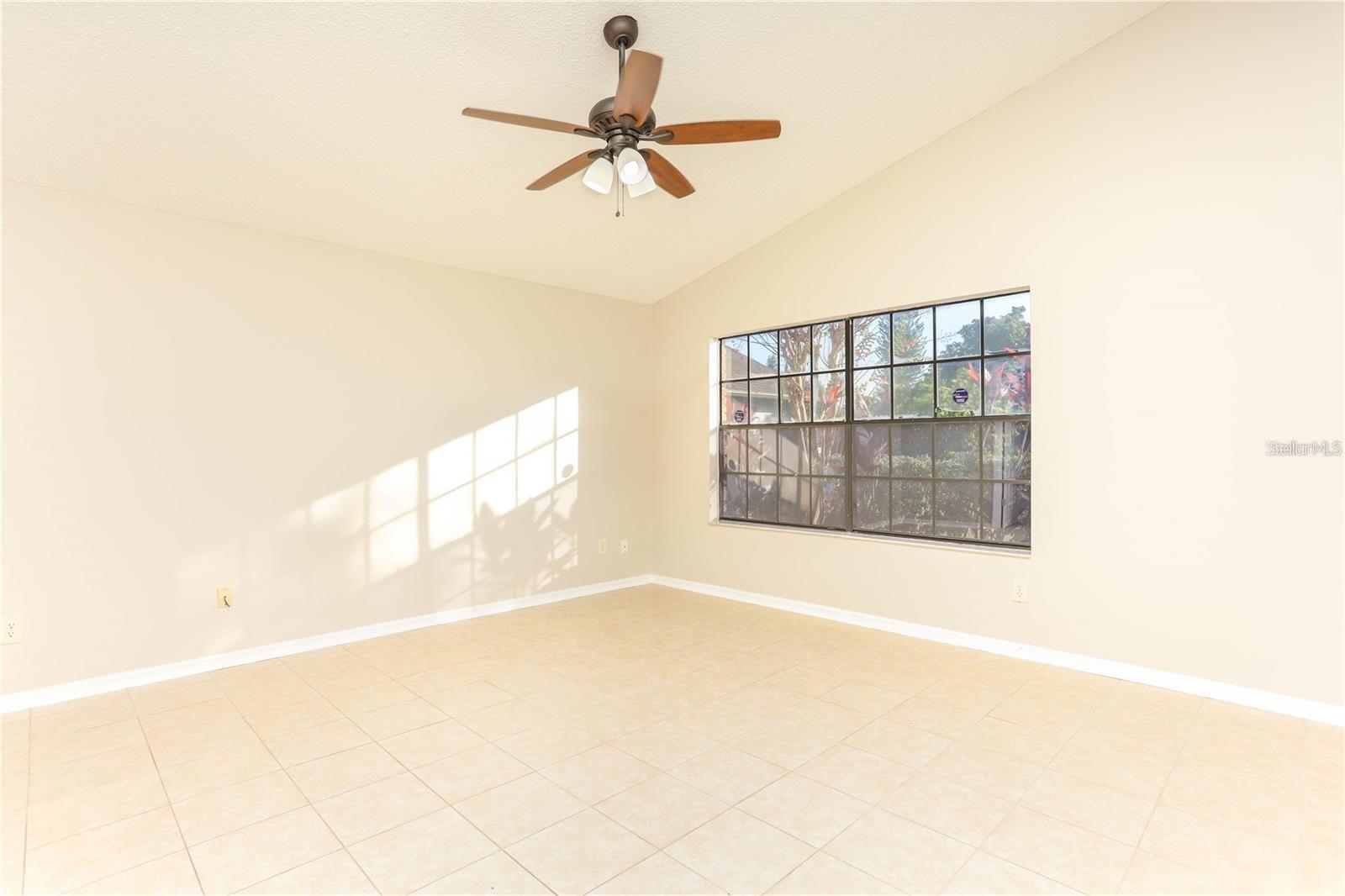 HYDE PARK - Residential Lease
