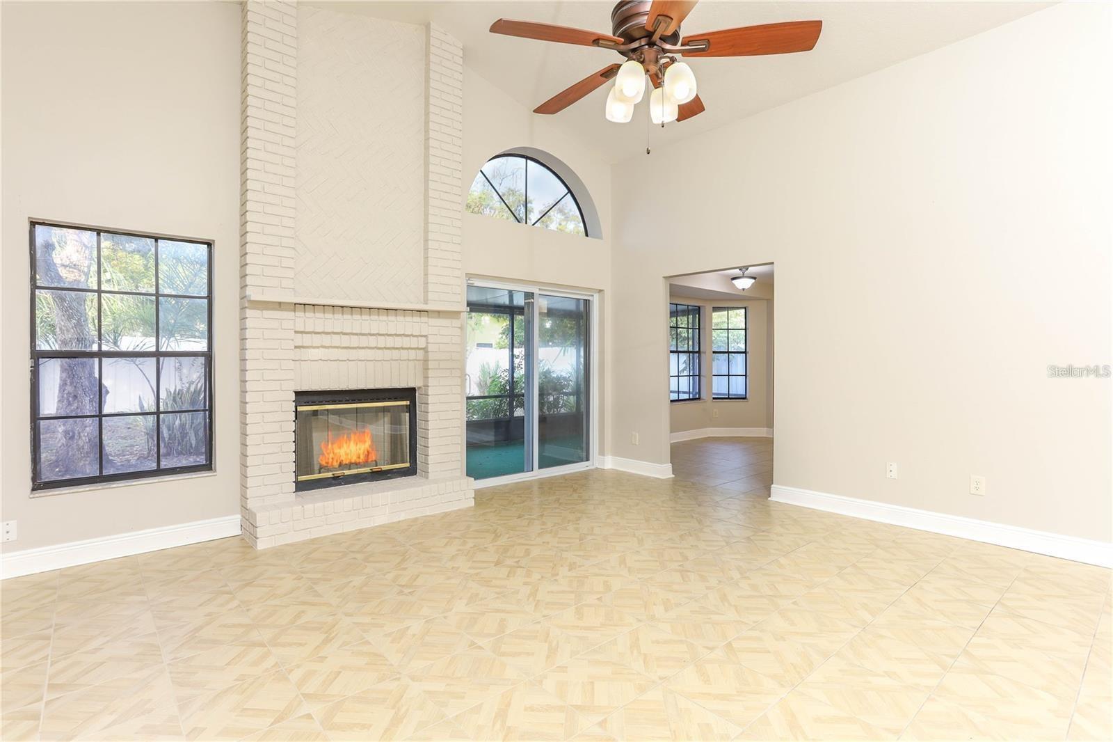 HYDE PARK - Residential Lease