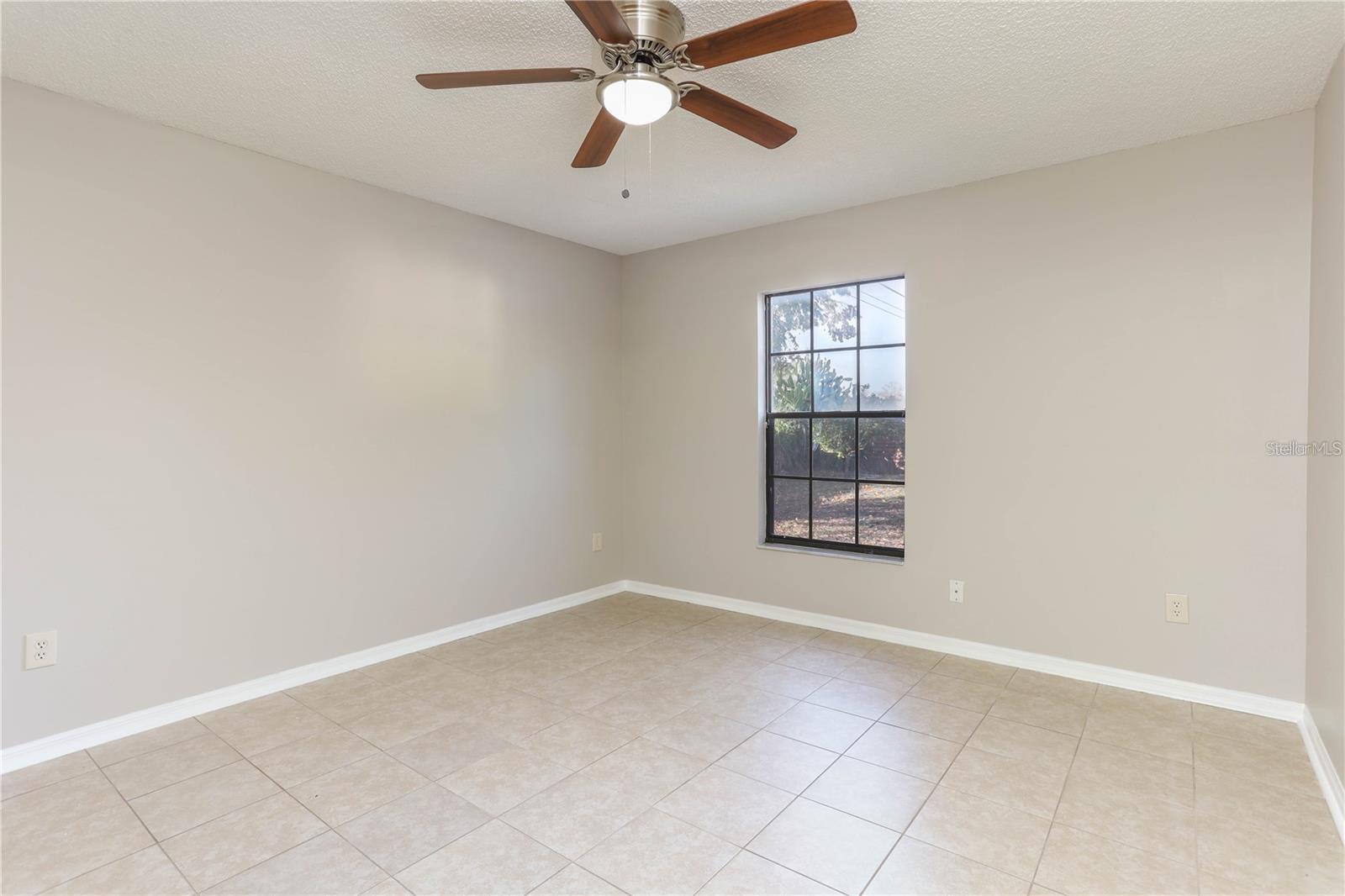 HYDE PARK - Residential Lease