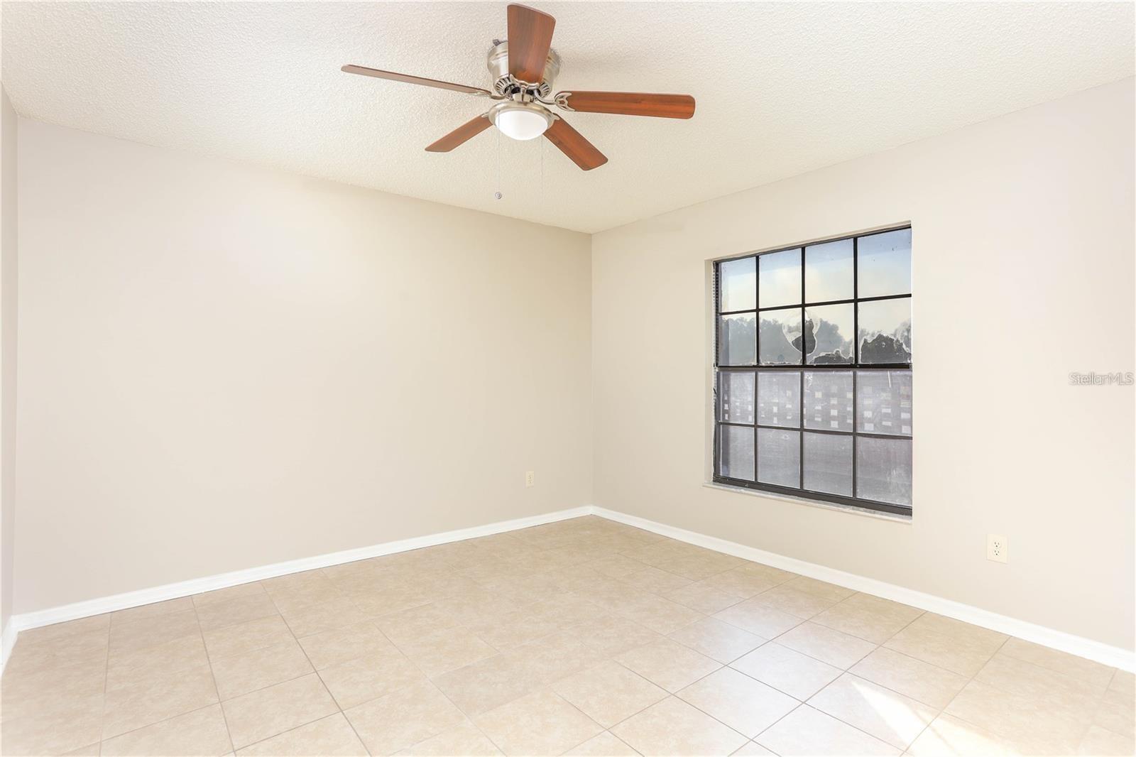HYDE PARK - Residential Lease
