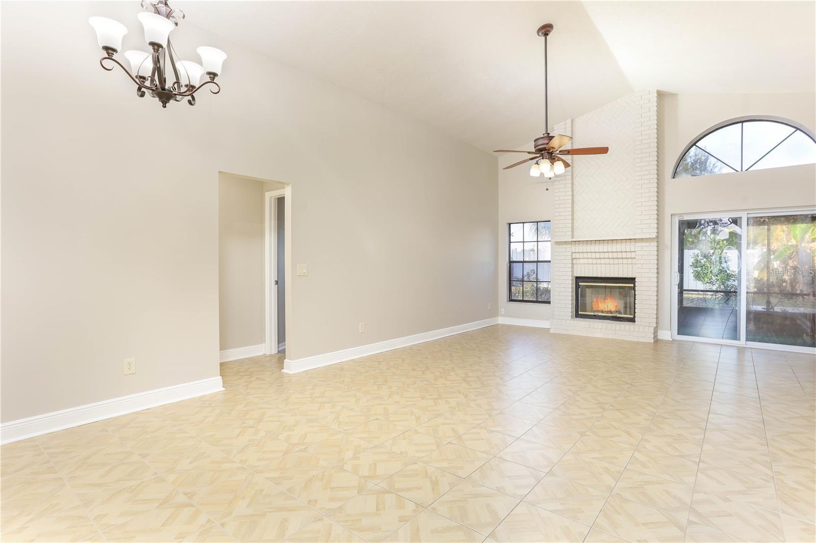 HYDE PARK - Residential Lease