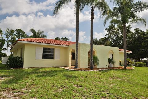 A home in LAKE WALES