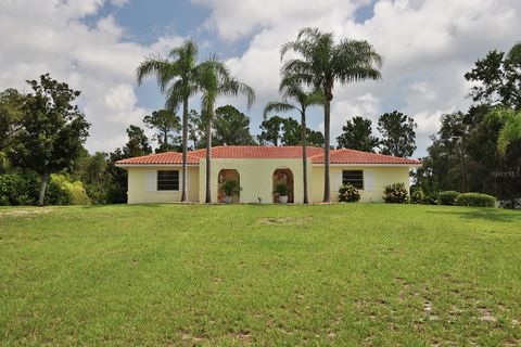 A home in LAKE WALES