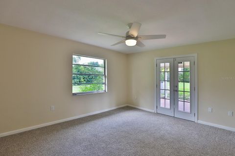 A home in LAKE WALES