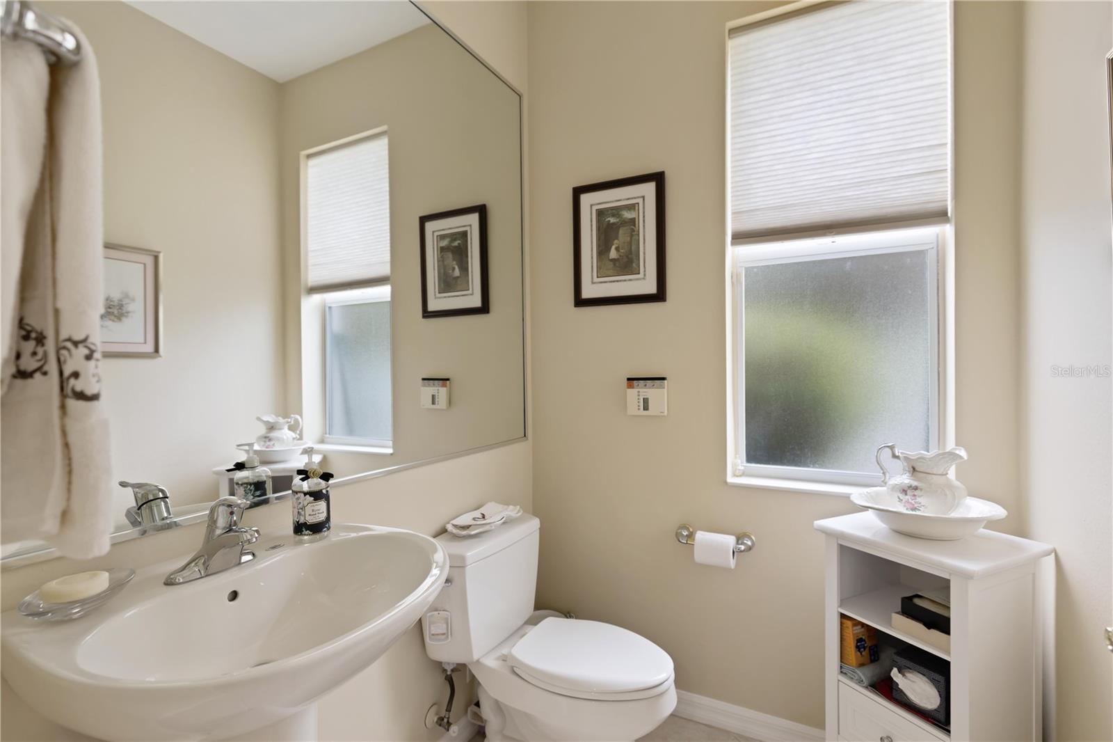 UNIVERSITY PLACE - Residential