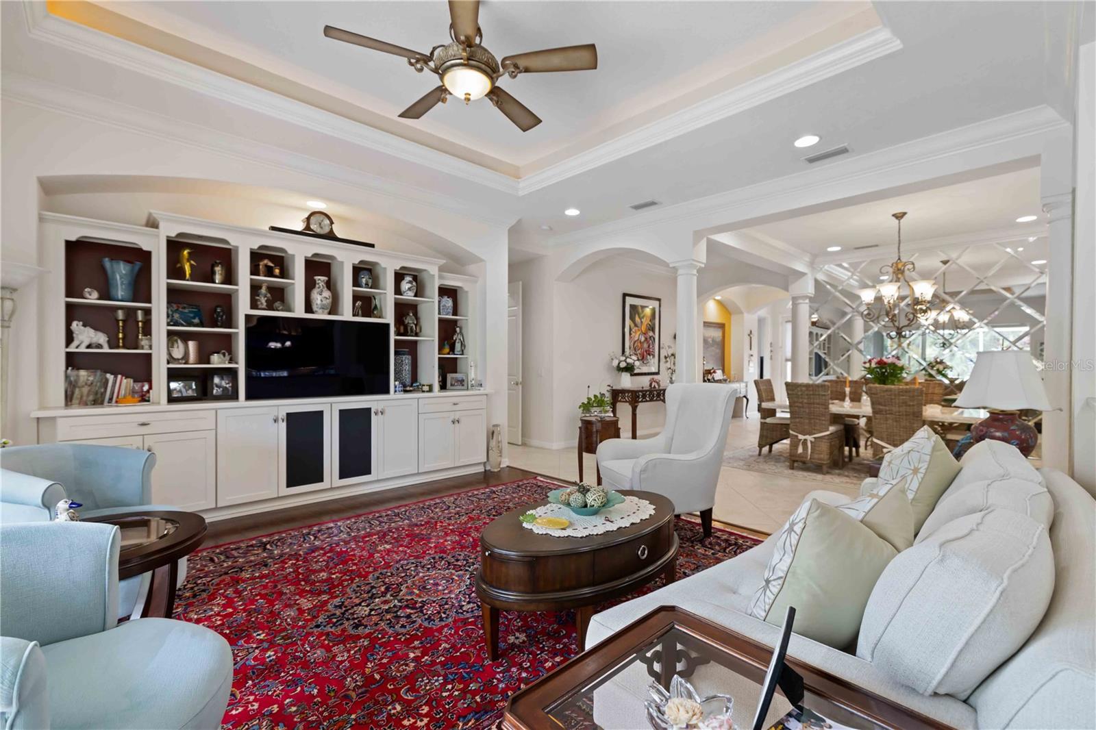 UNIVERSITY PLACE - Residential