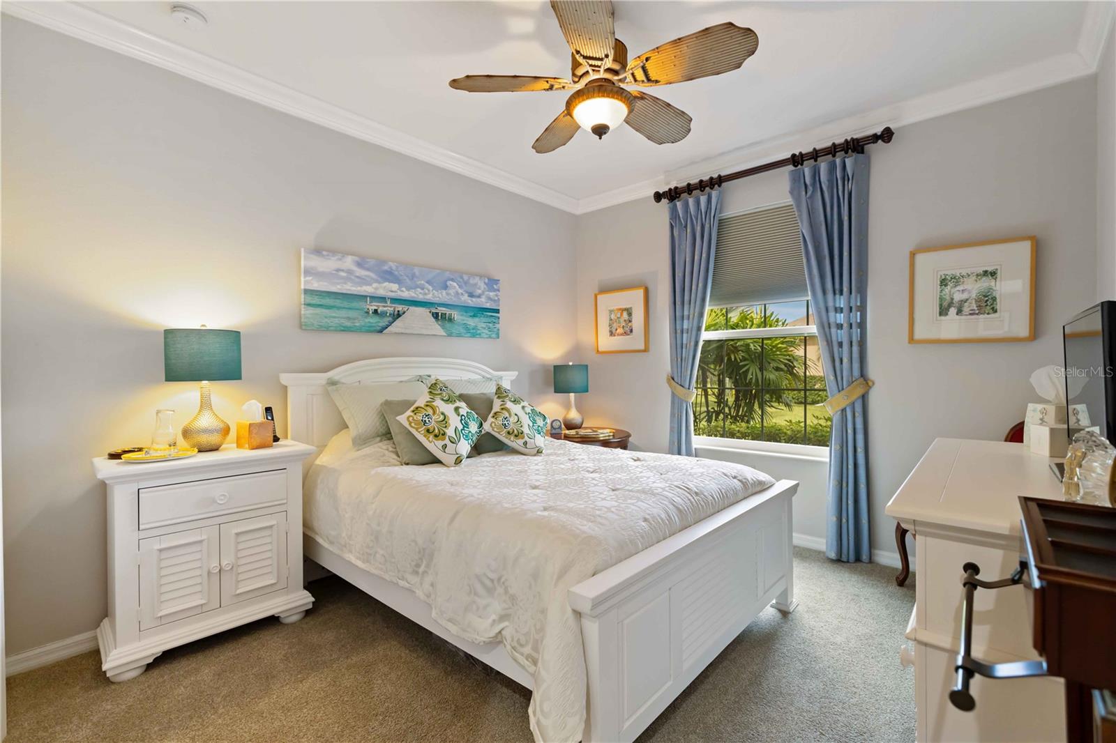 UNIVERSITY PLACE - Residential