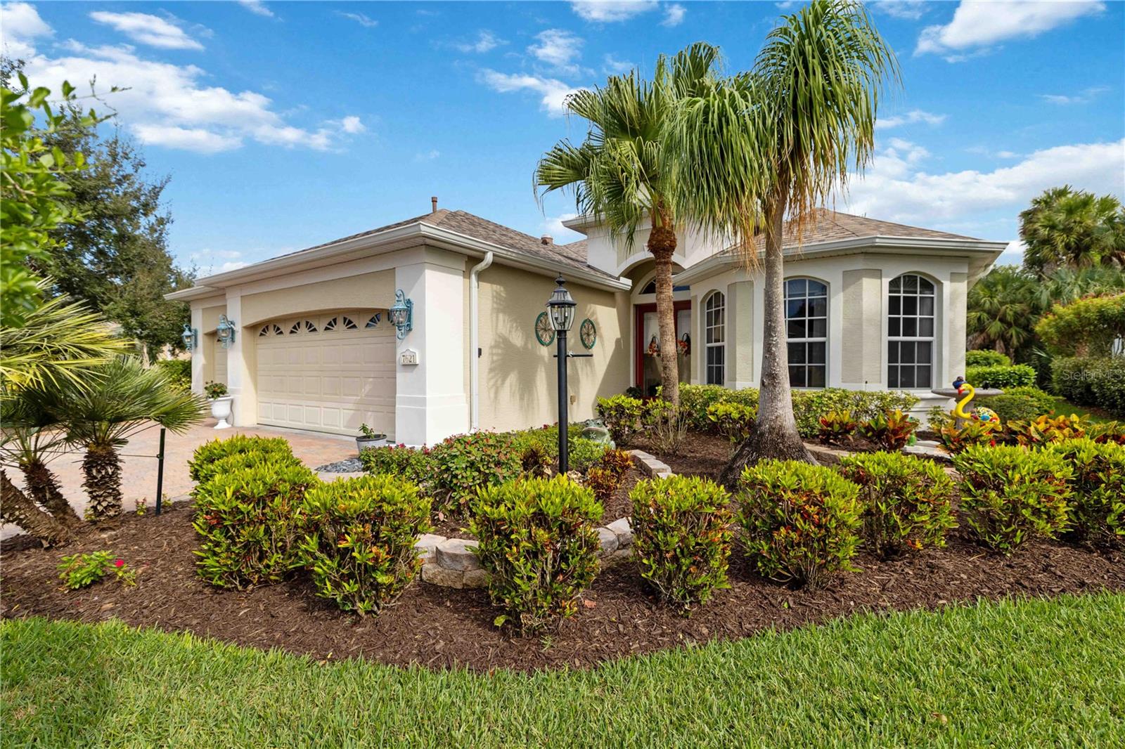 UNIVERSITY PLACE - Residential