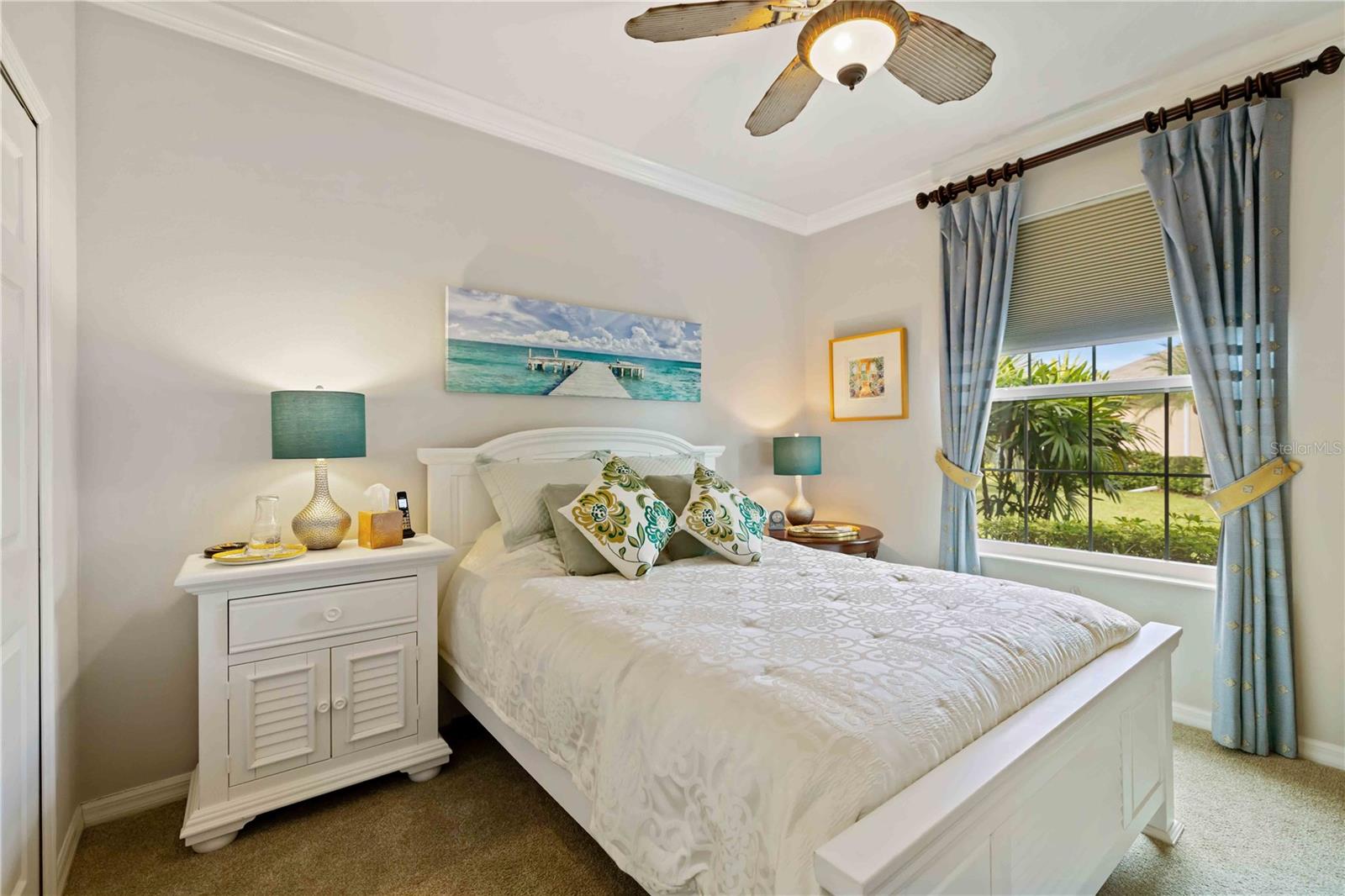 UNIVERSITY PLACE - Residential