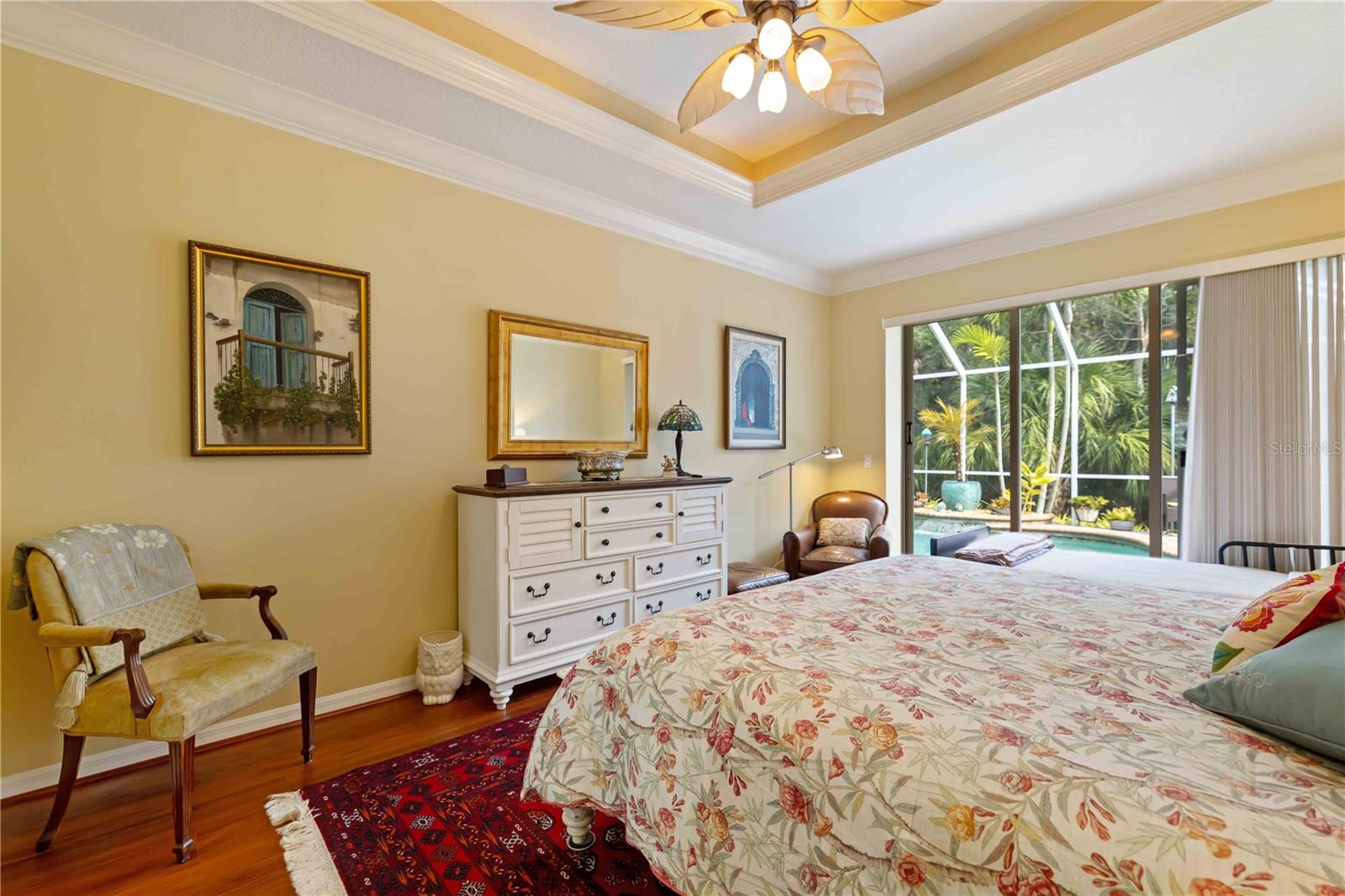 UNIVERSITY PLACE - Residential