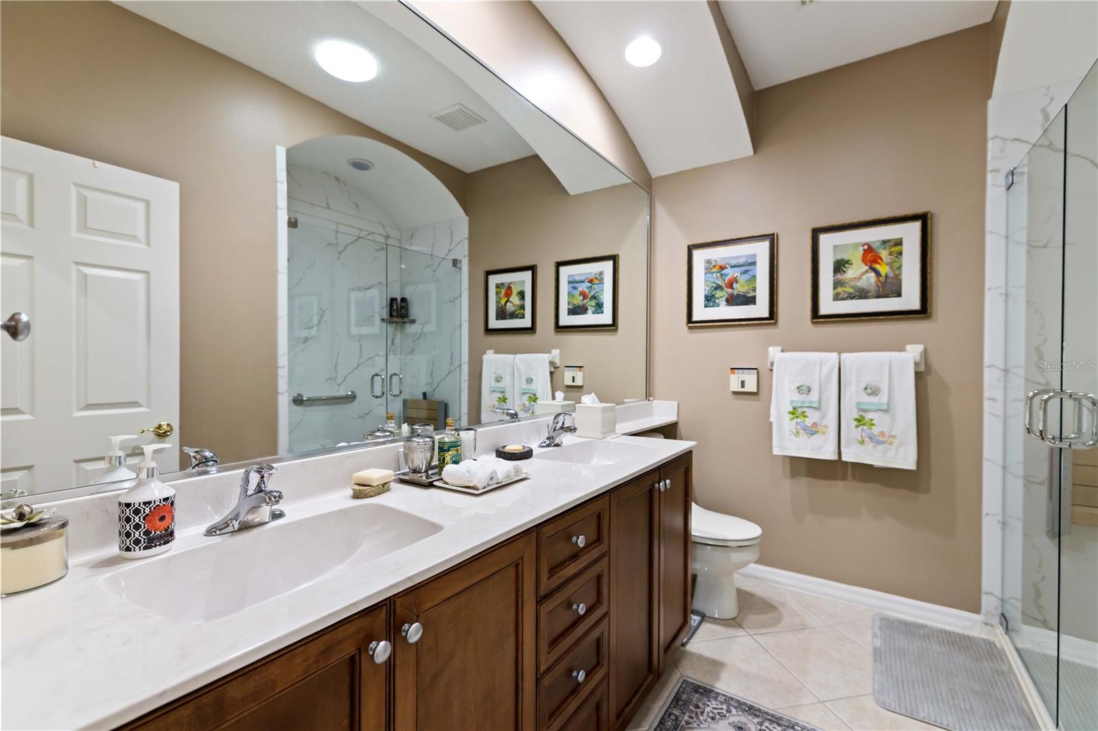 UNIVERSITY PLACE - Residential