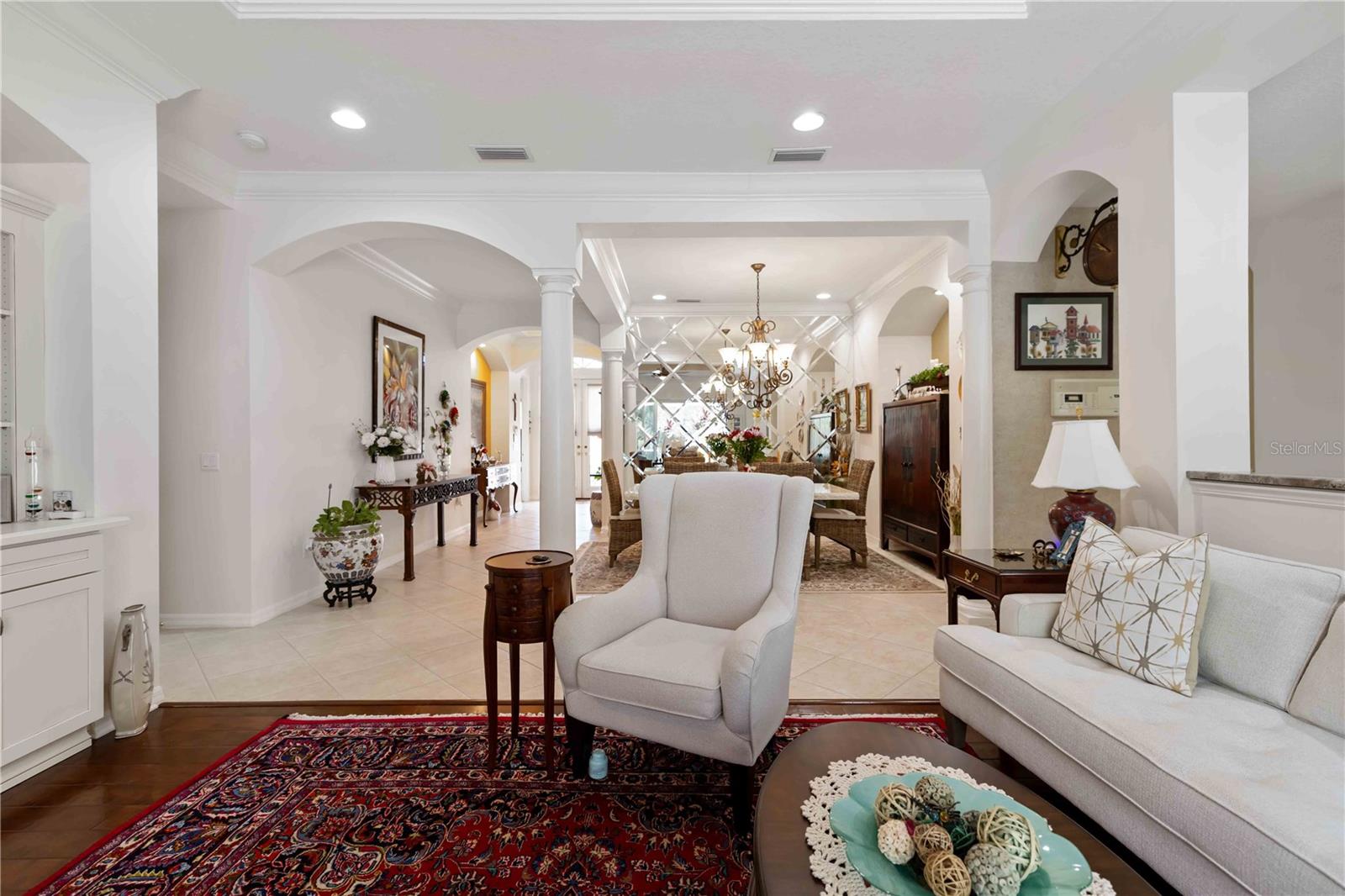 UNIVERSITY PLACE - Residential