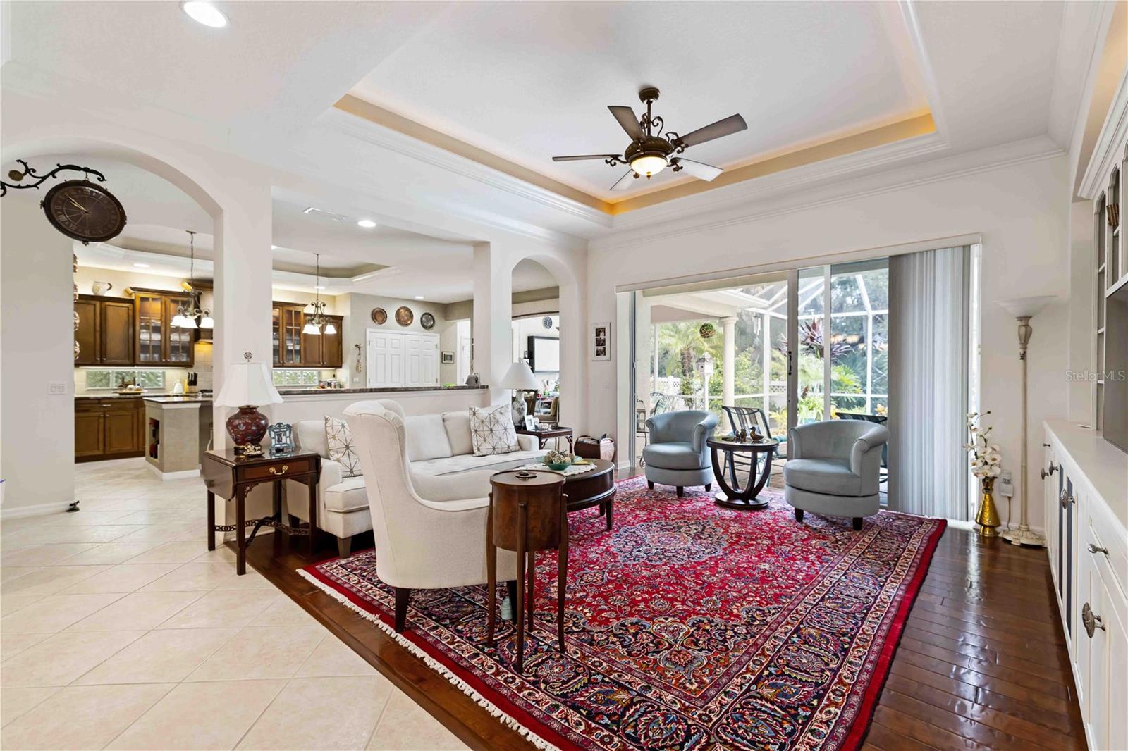 UNIVERSITY PLACE - Residential