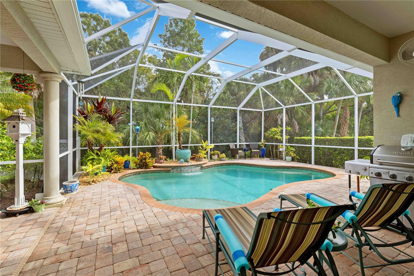 UNIVERSITY PLACE - Residential