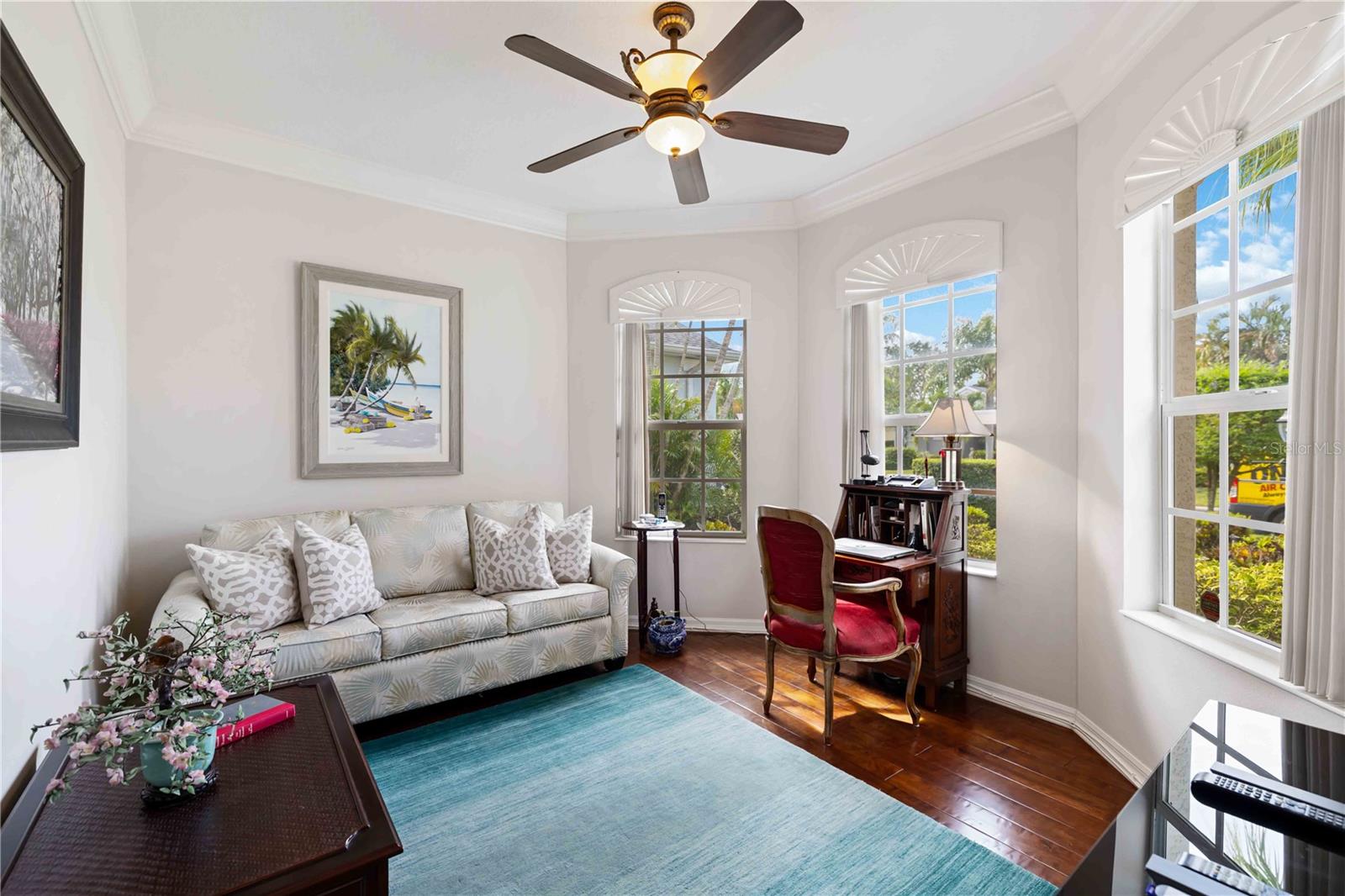 UNIVERSITY PLACE - Residential