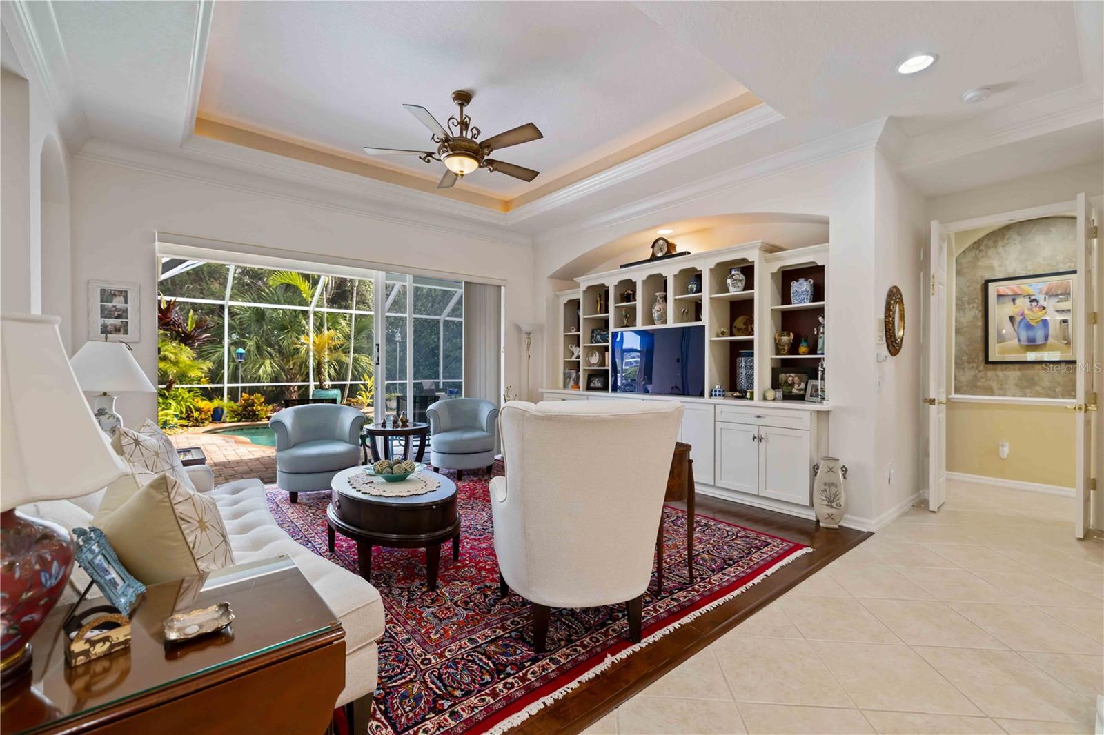 UNIVERSITY PLACE - Residential