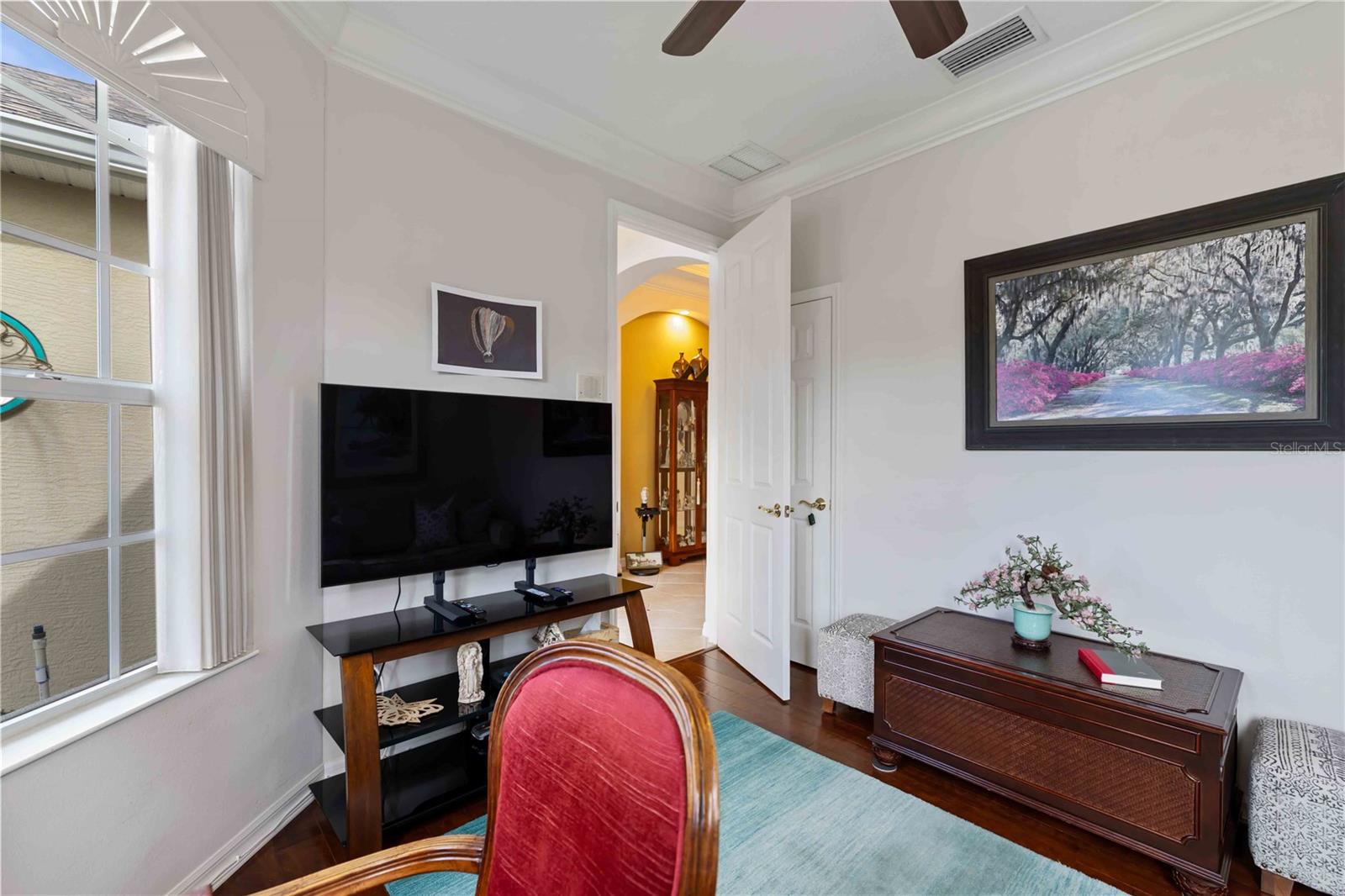 UNIVERSITY PLACE - Residential