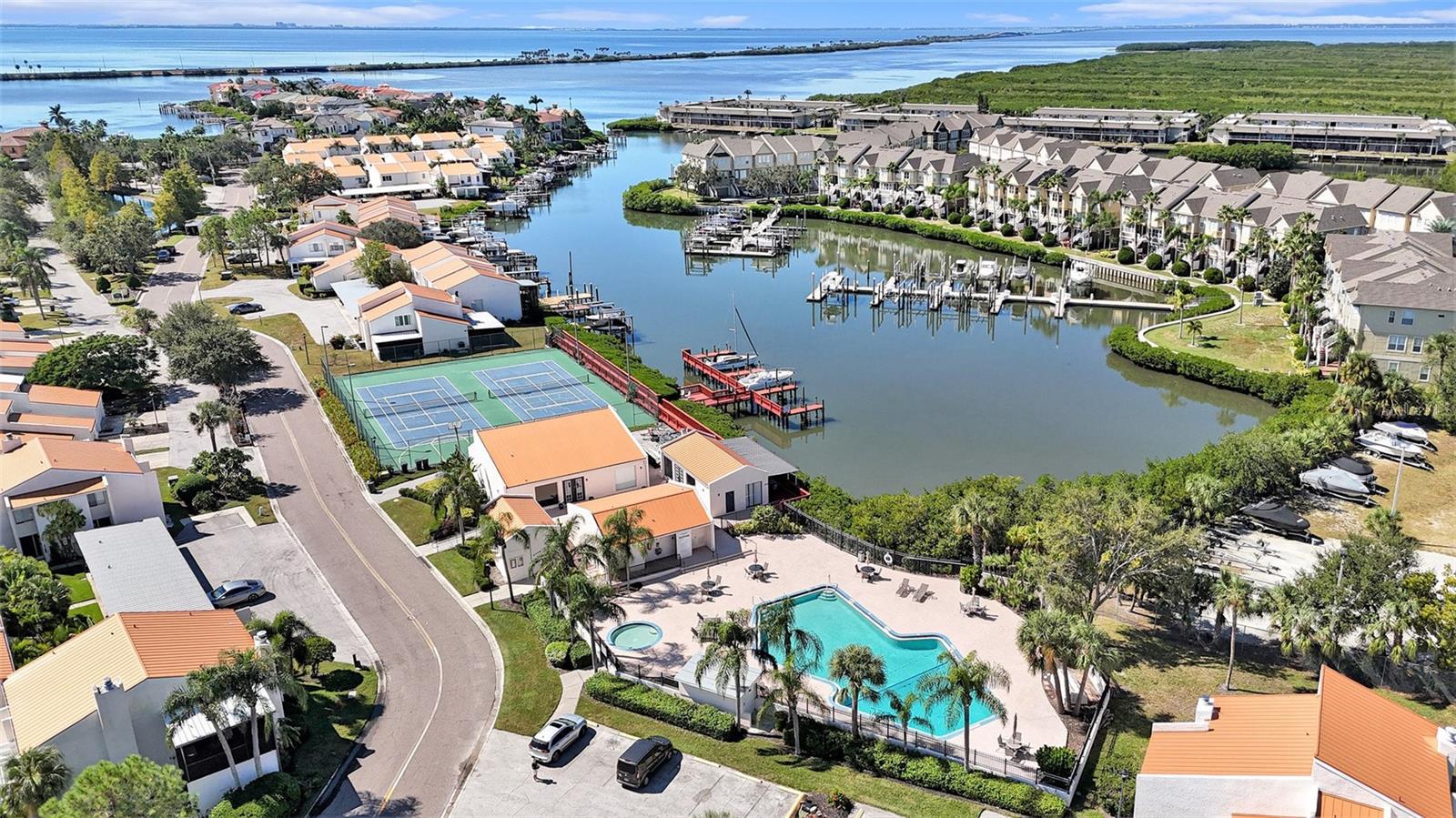 SPINNAKER COVE - Residential