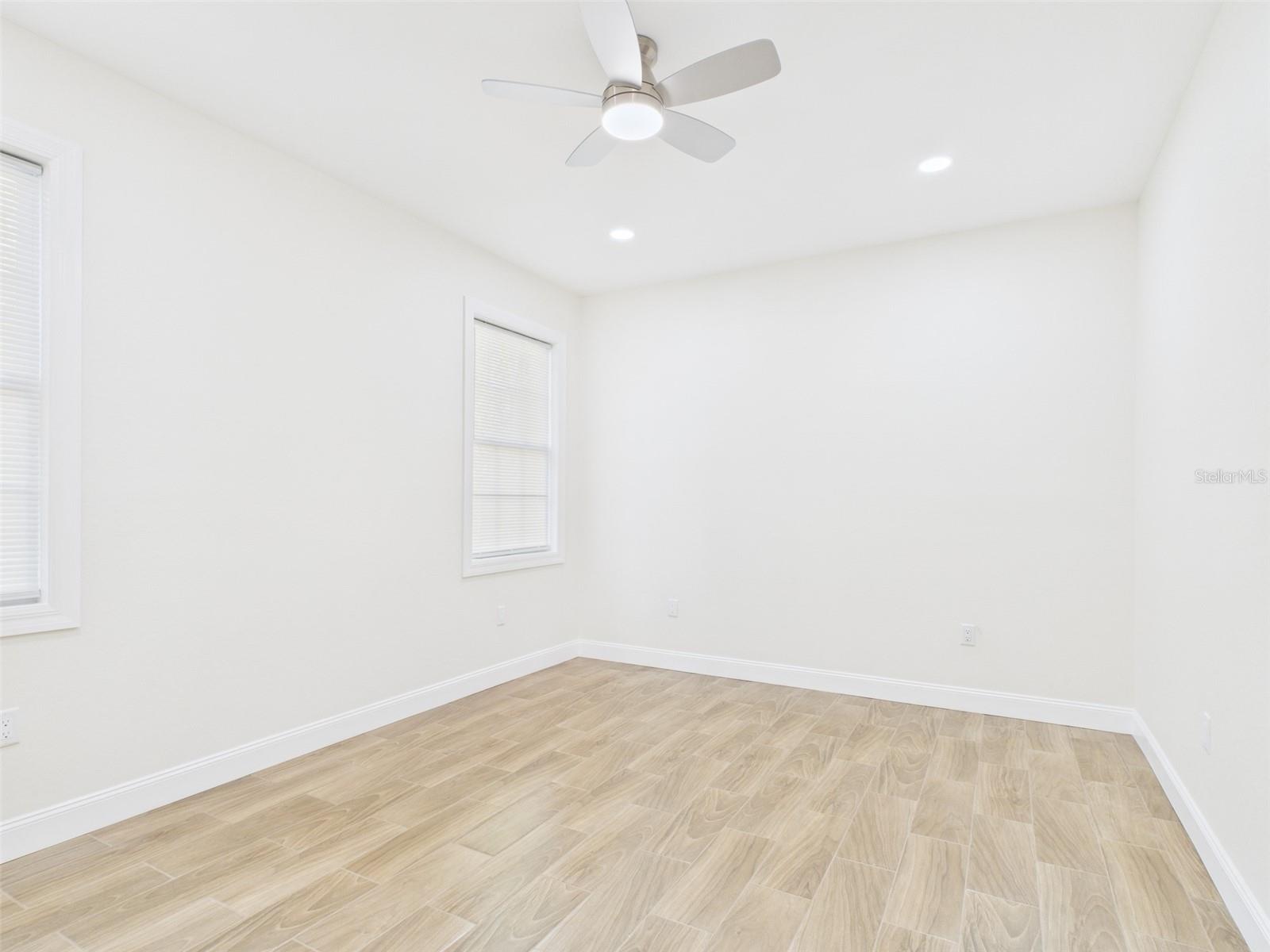 SUN N LAKE - Residential