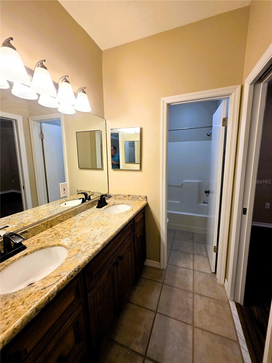 THE GABLES CONDO AT GAINE - Residential