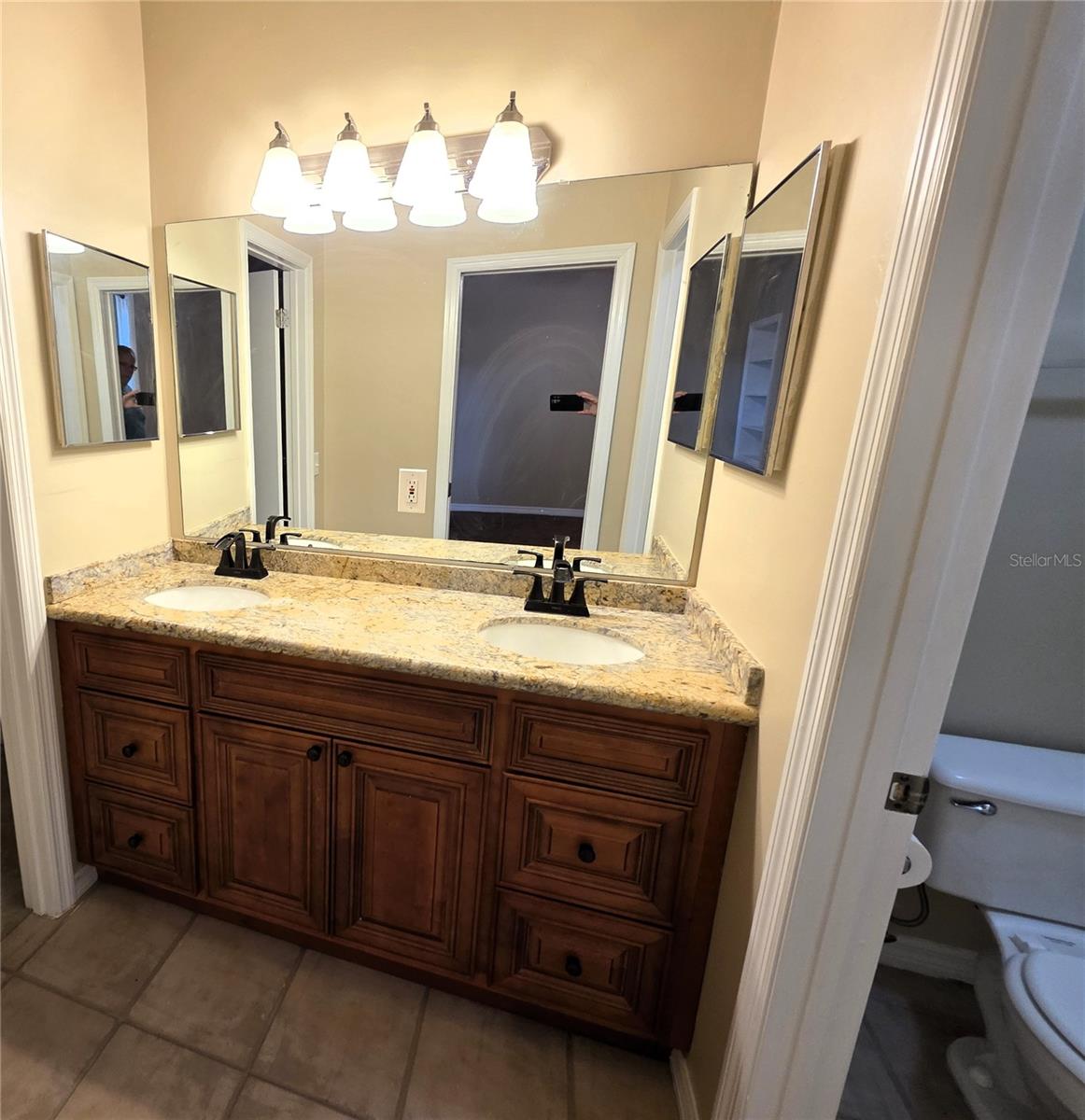 THE GABLES CONDO AT GAINE - Residential