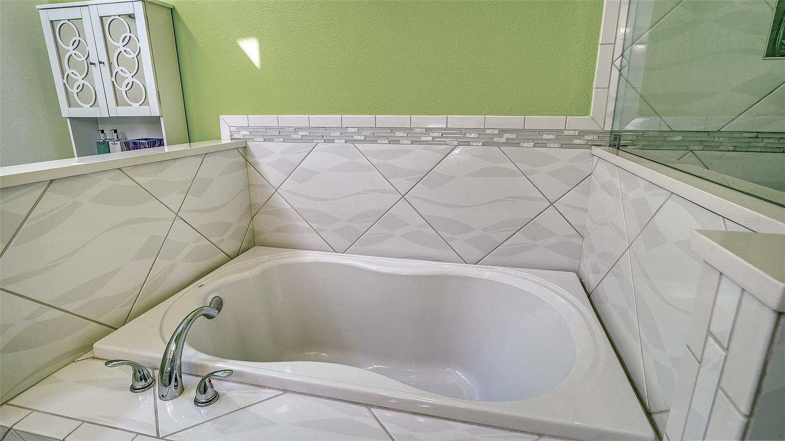 TREETOPS AT NORTH 40 - ONTARIO - Residential