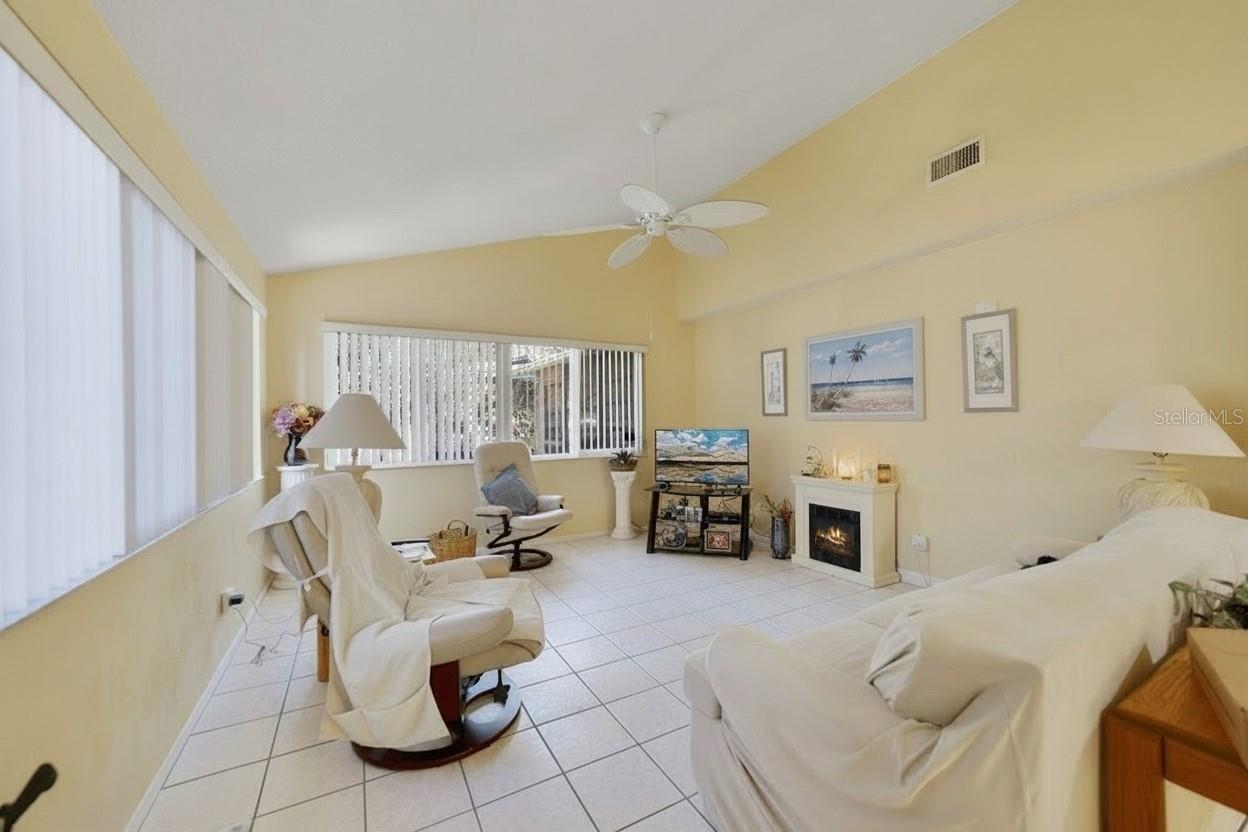 SUMMER TREES UNIT 01 - Residential