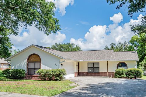 A home in MINNEOLA