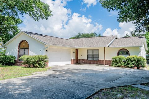 A home in MINNEOLA