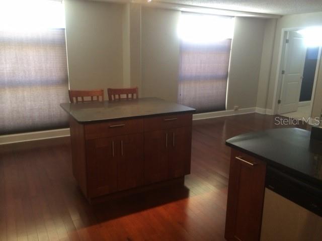 METROPOLITAN/LK EOLA - Residential