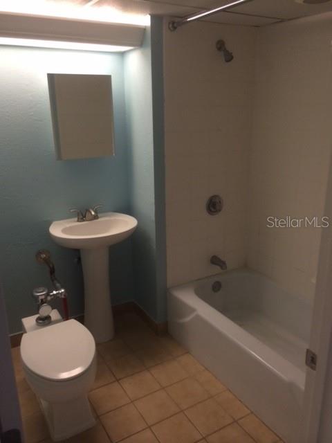 METROPOLITAN/LK EOLA - Residential