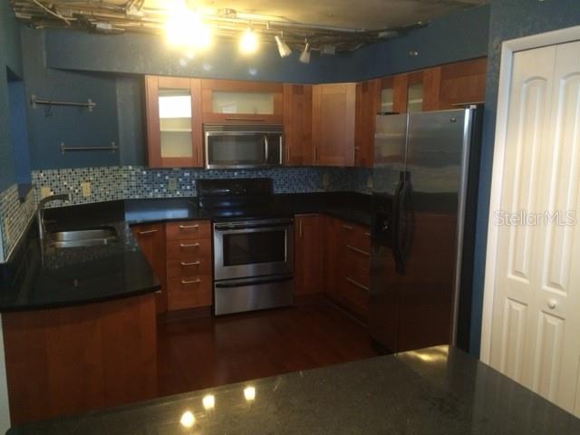 METROPOLITAN/LK EOLA - Residential