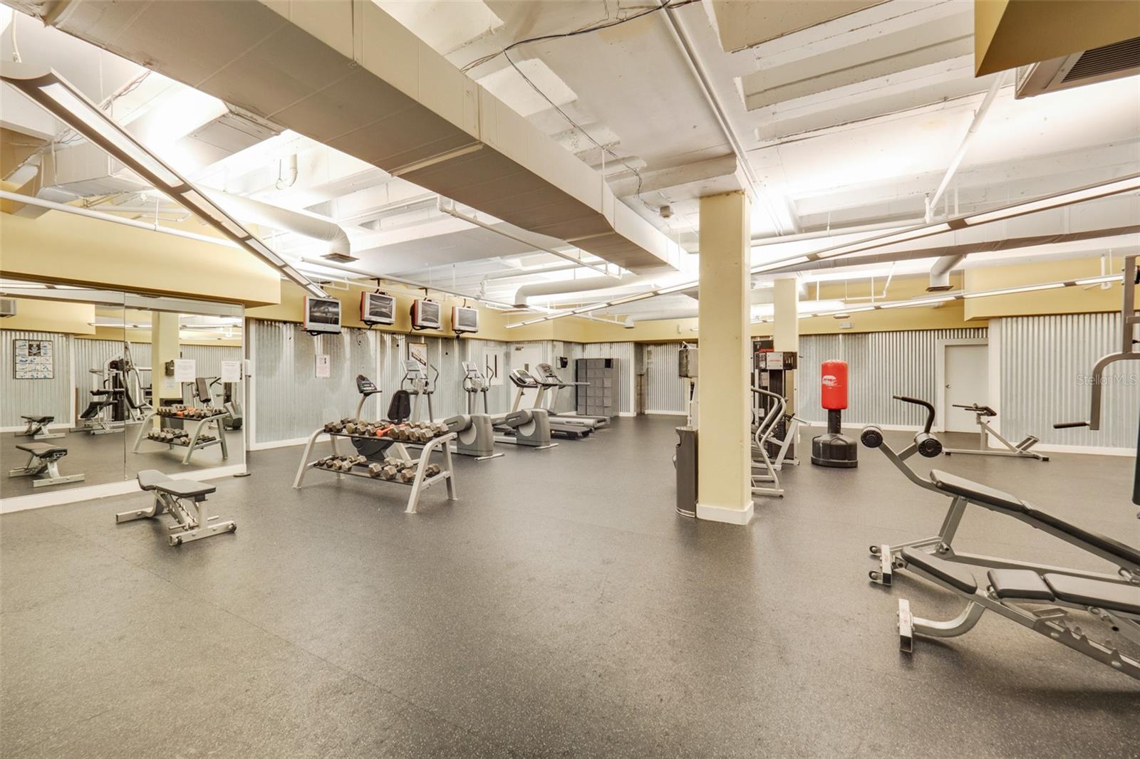 METROPOLITAN/LK EOLA - Residential