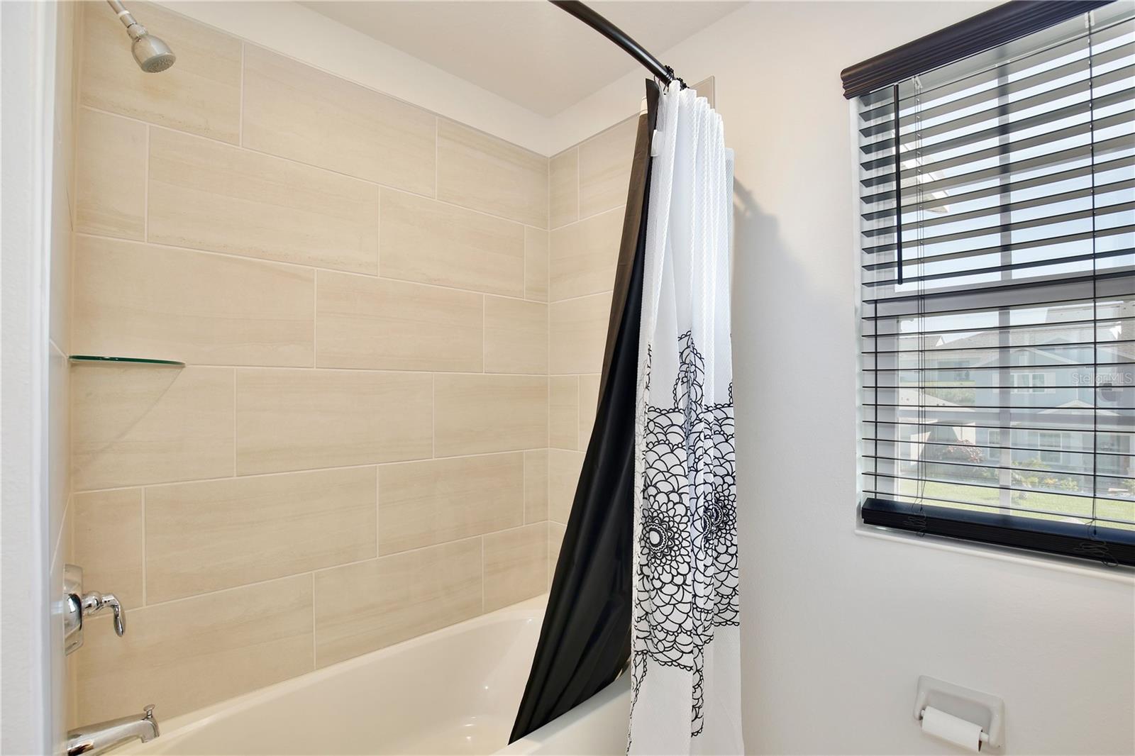 ARDMORE RESERVE PH VI A REP - Residential Lease