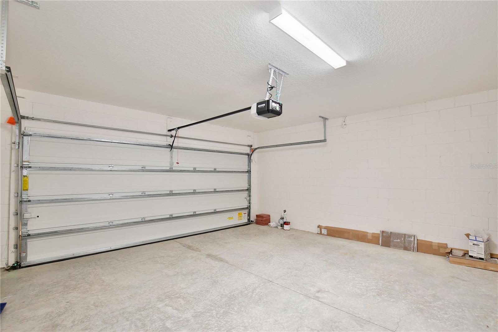 ARDMORE RESERVE PH VI A REP - Residential Lease