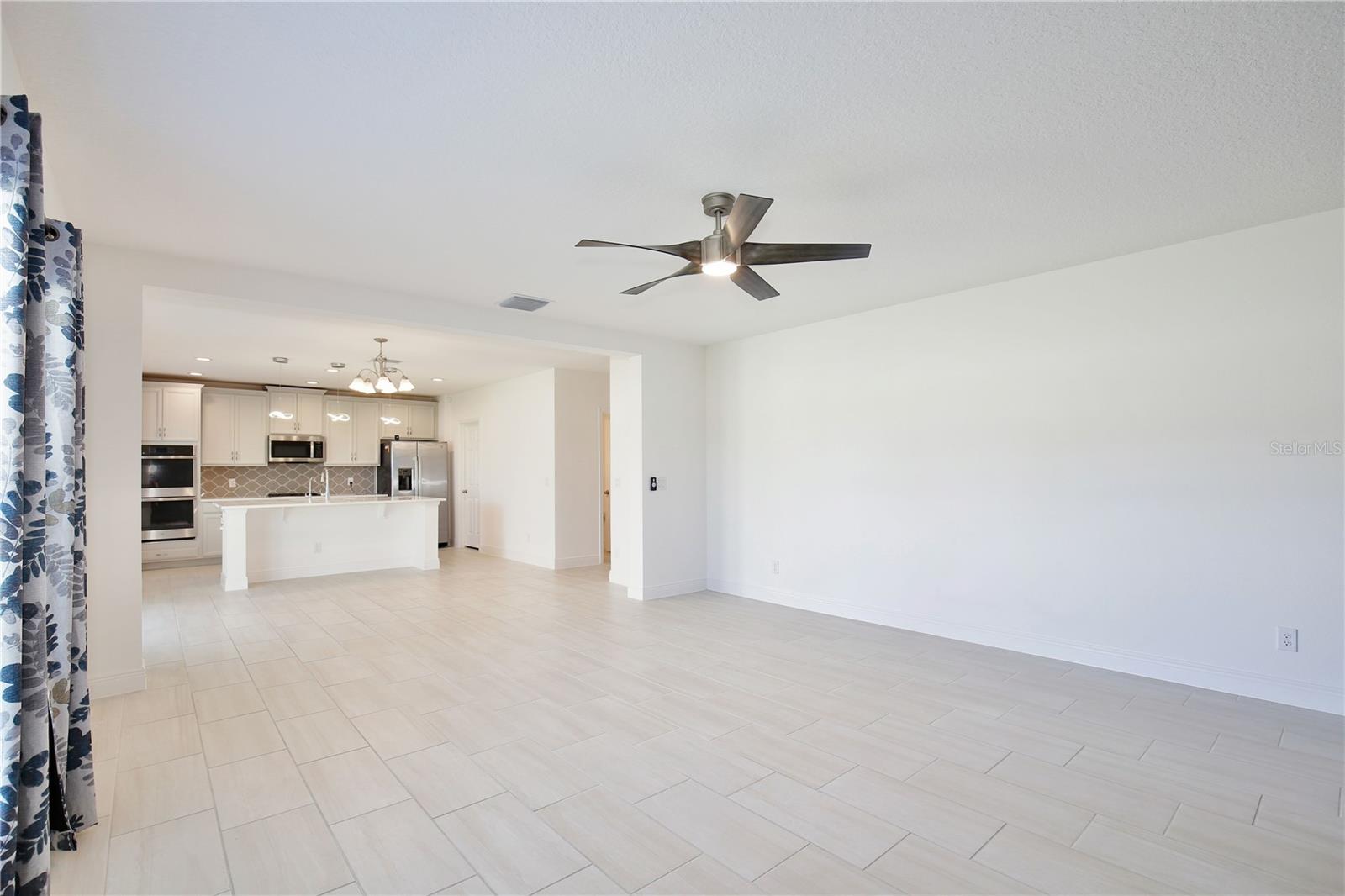 ARDMORE RESERVE PH VI A REP - Residential Lease