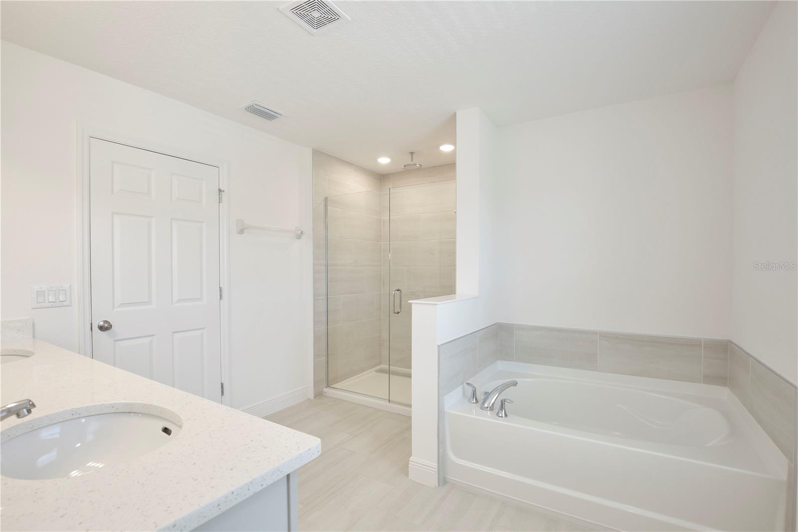 ARDMORE RESERVE PH VI A REP - Residential Lease