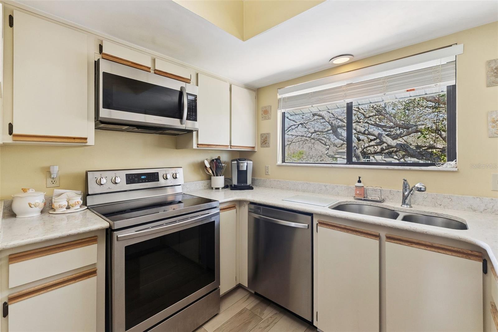 SEA WOODS CONDO PH 01 & 02 - Residential