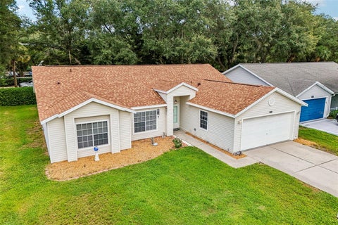 Tiny photo for 25111 Bonnie Blue Court, Leesburg, FL 34748 (MLS # G5115881)