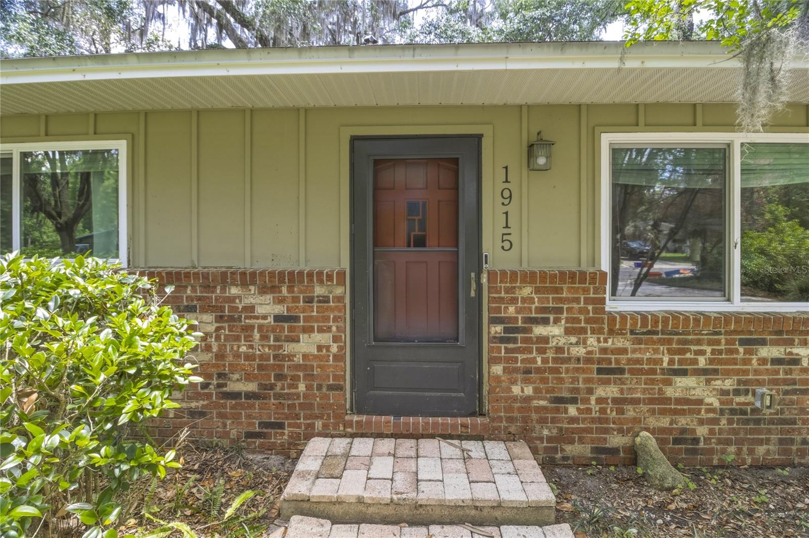 1915 NW 42ND PLACE