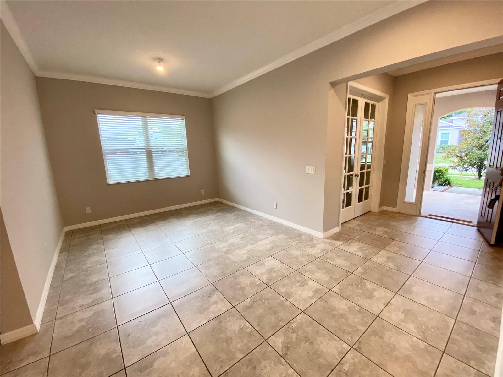 1015 GRAND HILLTOP DRIVE
