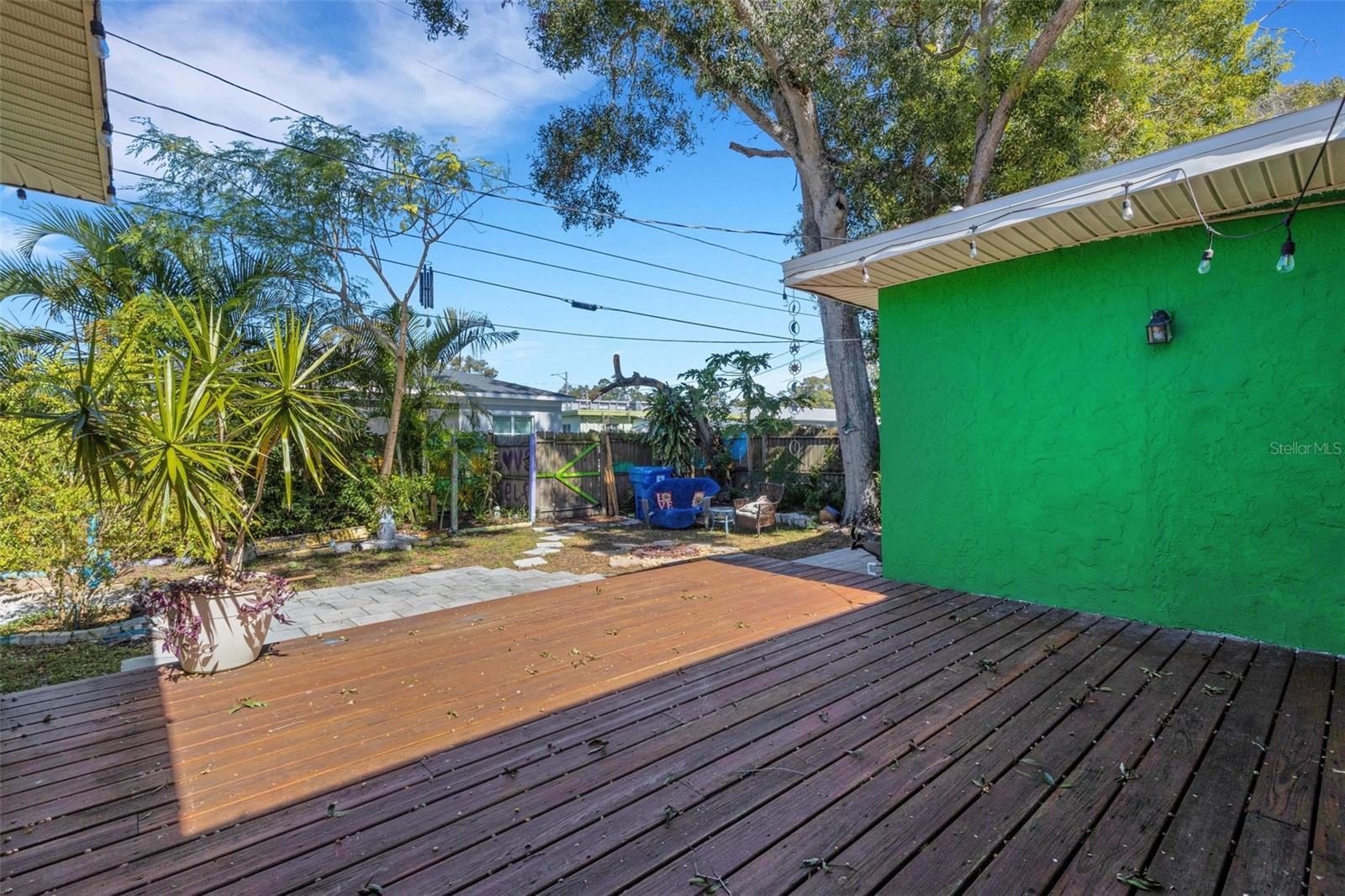 WEST SHADOW LAWN - Residential Lease