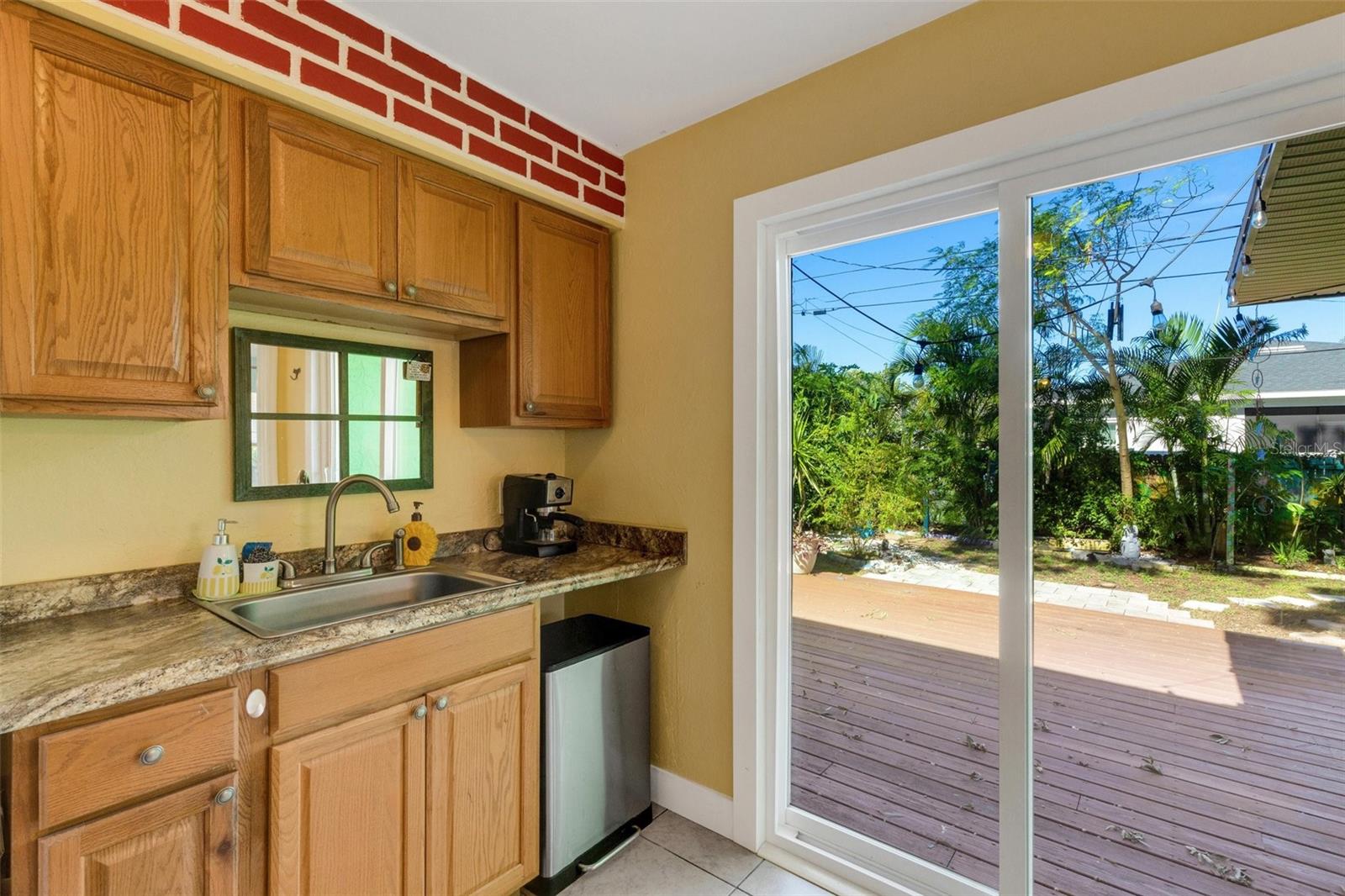 WEST SHADOW LAWN - Residential Lease