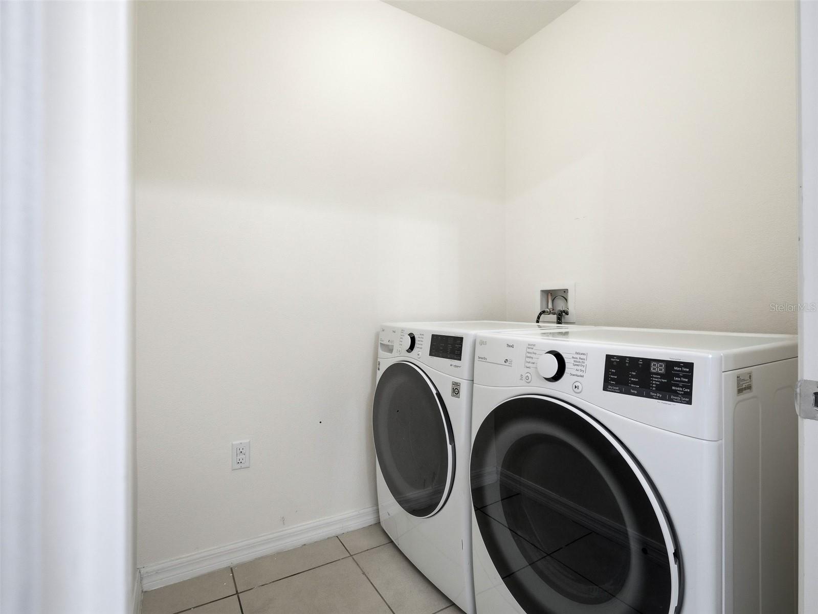 SABAL LAKES - Residential