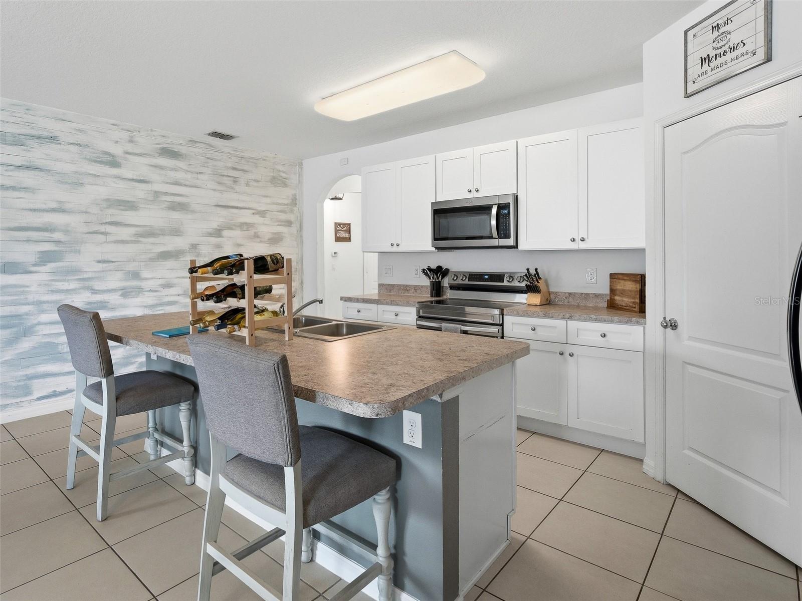 SABAL LAKES - Residential