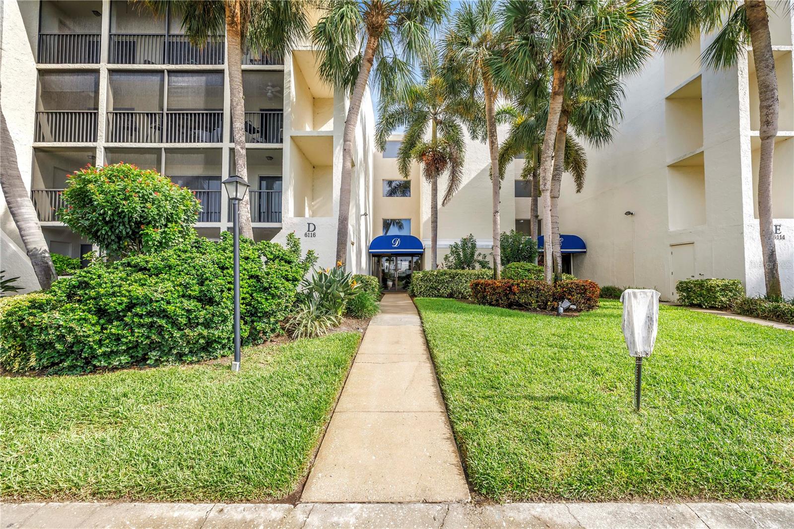 Welcome to El Conquistador Village a community located right next to the Famous IMG Golf Club. This beautifully updated first-floor condo offers a fresh, modern interior in an unbeatable Bradenton location.
The home has been fully renovated with care and attention to detail. The kitchen features brand-new appliances, updated cabinetry, and stylish finishes. Both bathrooms have been redone, offering clean, modern tile and fixtures. All of the flooring throughout the condo has been replaced, giving the space a bright, uniform look. Because the property has hardly ever been lived in, everything inside feels fresh and untouched. Giving you, the clean slate to make it your own, and add your personal style.
The layout flows comfortably, connecting the kitchen, dining, and living areas with ease. Sliding glass doors open to a spacious outdoor lanai an ideal extension of your living space for morning coffee, quiet afternoons, or entertaining friends. The first-floor location makes everyday living convenient with no stairs to navigate.
Beyond the home itself, the location adds tremendous value. Just minutes away are the beaches of Anna Maria Island, where you can enjoy white sand, turquoise waters, and vibrant coastal living. The Sarasota-Bradenton International Airport is nearby, providing easy access for travel. Local restaurants, shopping, and cultural attraction are all close, ensuring daily conveniences and entertainment are never far. For athletes, families, or staff connected to IMG Academy, the campus is right around the corner.
El Conquistador Village provides a well-maintained setting with lush landscaping and a peaceful atmosphere. With its updated interior, large lanai, and central location, this condo makes an excellent choice for a primary residence, seasonal retreat, or investment property.
If you’re searching for a spotless, updated home in a location that balances convenience with Florida lifestyle, this first-floor condo at El Conquistador Village is one you’ll want to see.